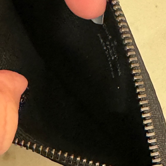 New Louis Vuitton Monogram Eclipse wallet card holder - Picture 9 of 10